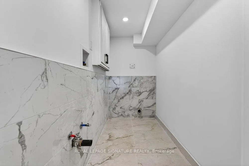 Photo 41 of 290 Chisholm Avenue, Toronto, Woodbine-Lumsden — HOMEH