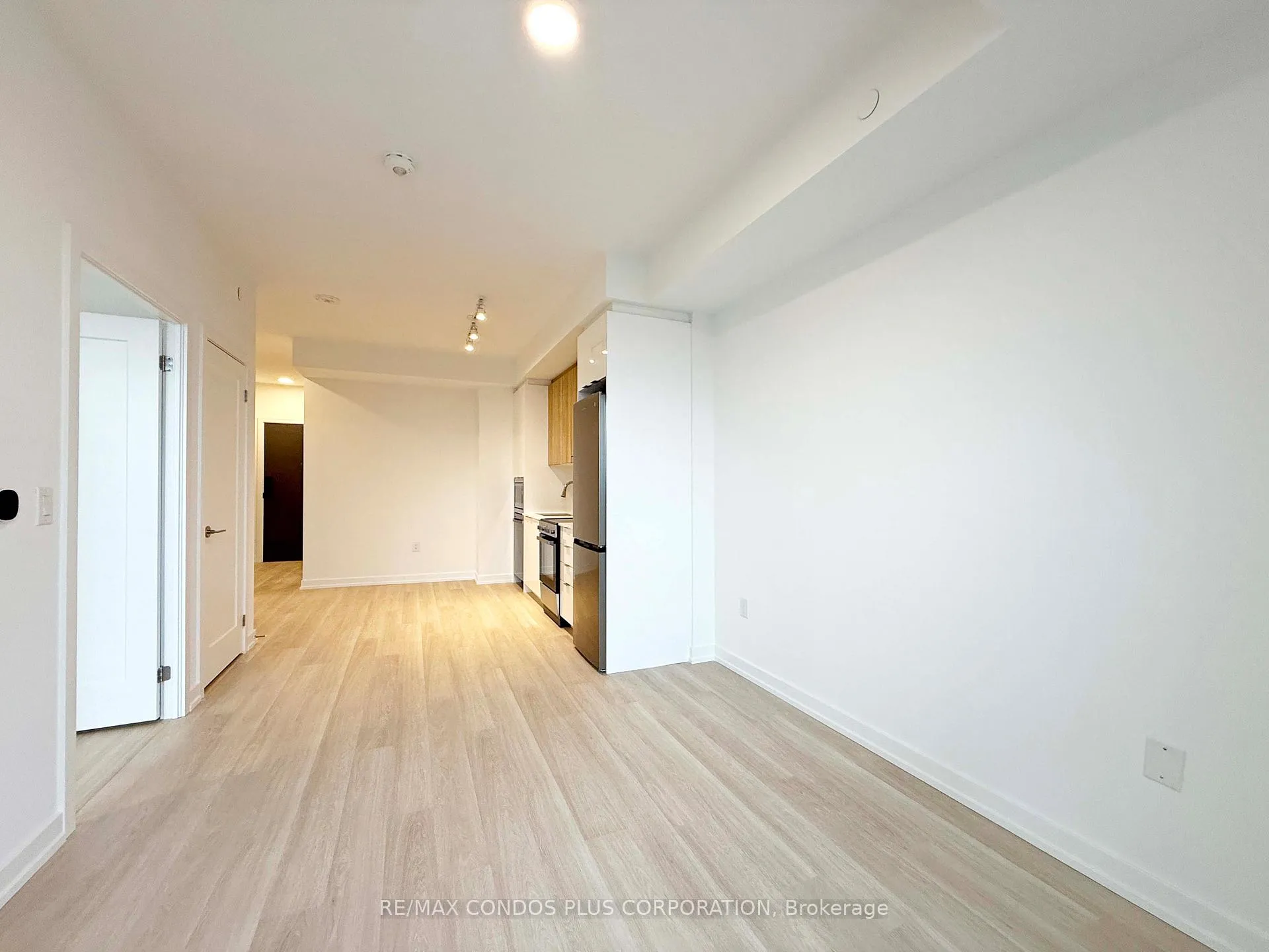 Photo 5 of Unit 2212, 9751 Markham Road, Markham, Greensborough — HOMEH