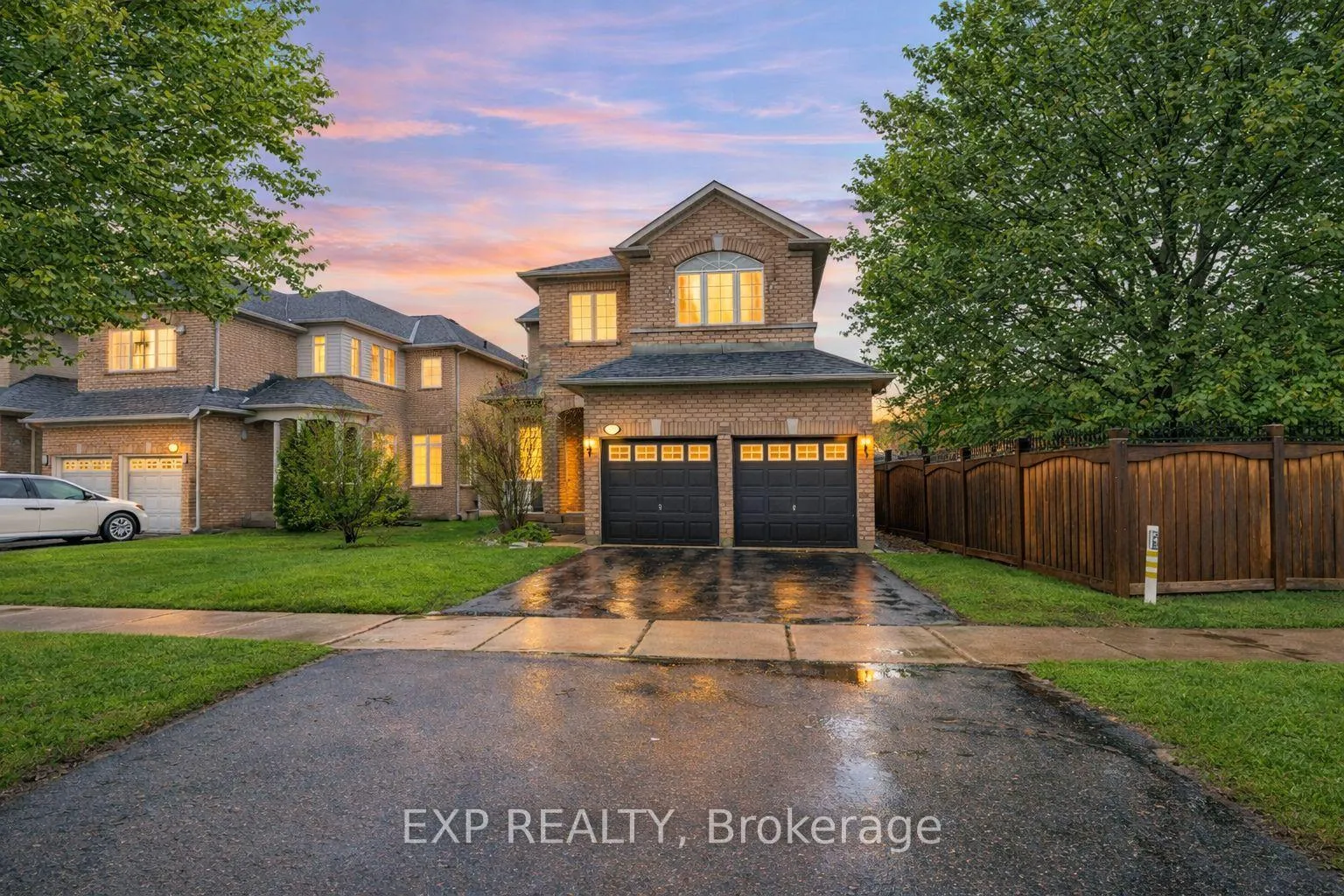 Photo 5 of 148 Devonsleigh Boulevard, Richmond Hill, Devonsleigh — HOMEH