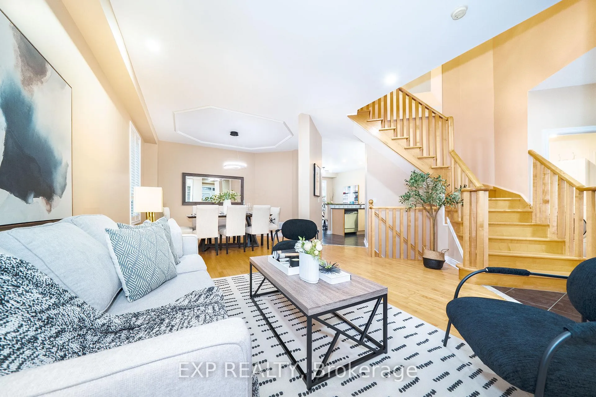 Photo 8 of 148 Devonsleigh Boulevard, Richmond Hill, Devonsleigh — HOMEH