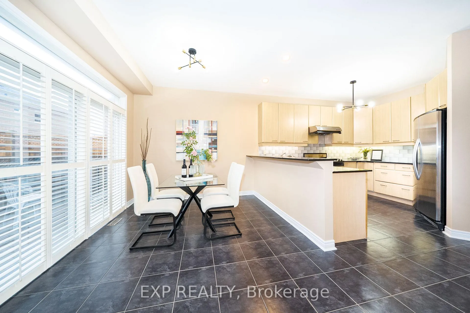 Photo 12 of 148 Devonsleigh Boulevard, Richmond Hill, Devonsleigh — HOMEH