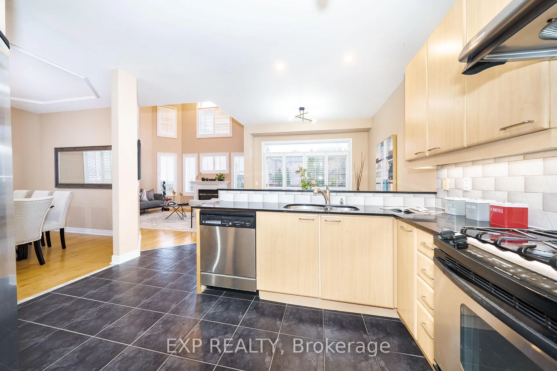 Photo 16 of 148 Devonsleigh Boulevard, Richmond Hill, Devonsleigh — HOMEH