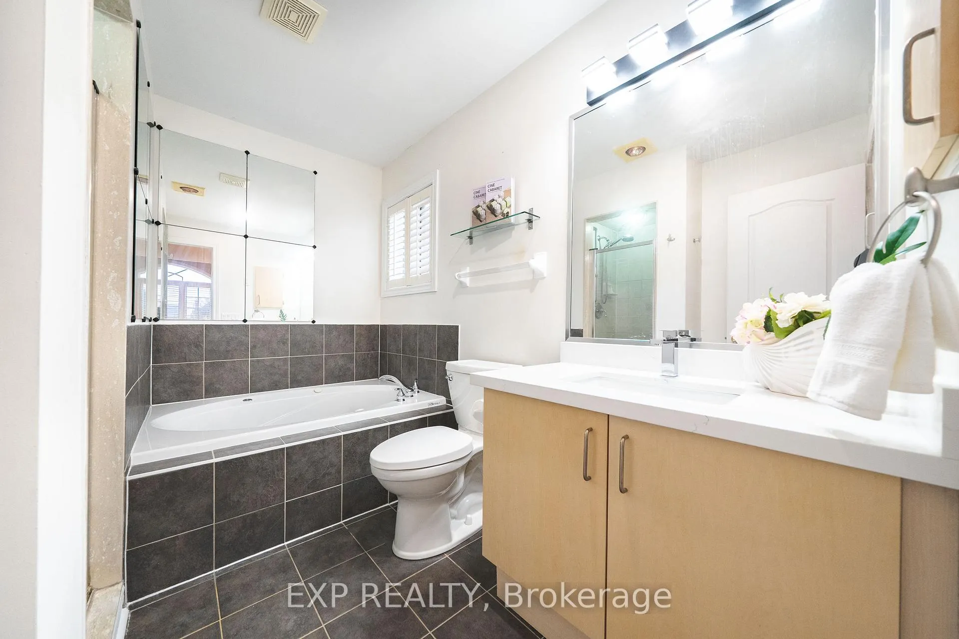 Photo 34 of 148 Devonsleigh Boulevard, Richmond Hill, Devonsleigh — HOMEH