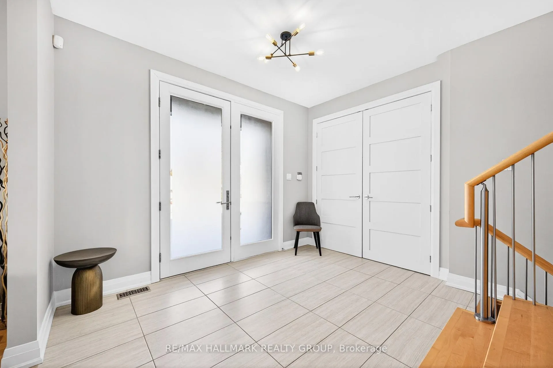 Photo 2 of 114 Rita Avenue, Ottawa, Meadowlands/St. Claire Gardens — HOMEH