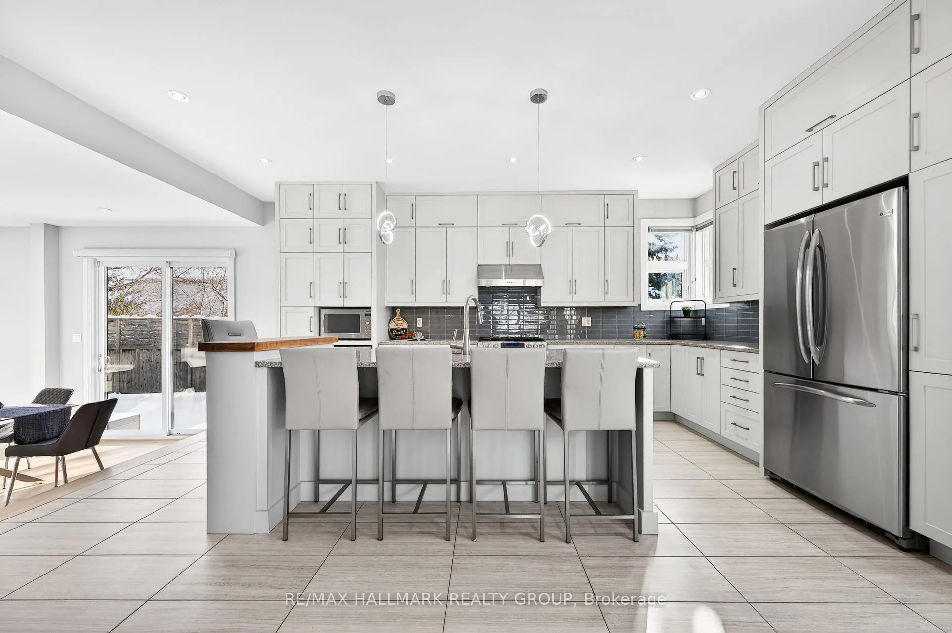Photo 9 of 114 Rita Avenue, Ottawa, Meadowlands/St. Claire Gardens — HOMEH