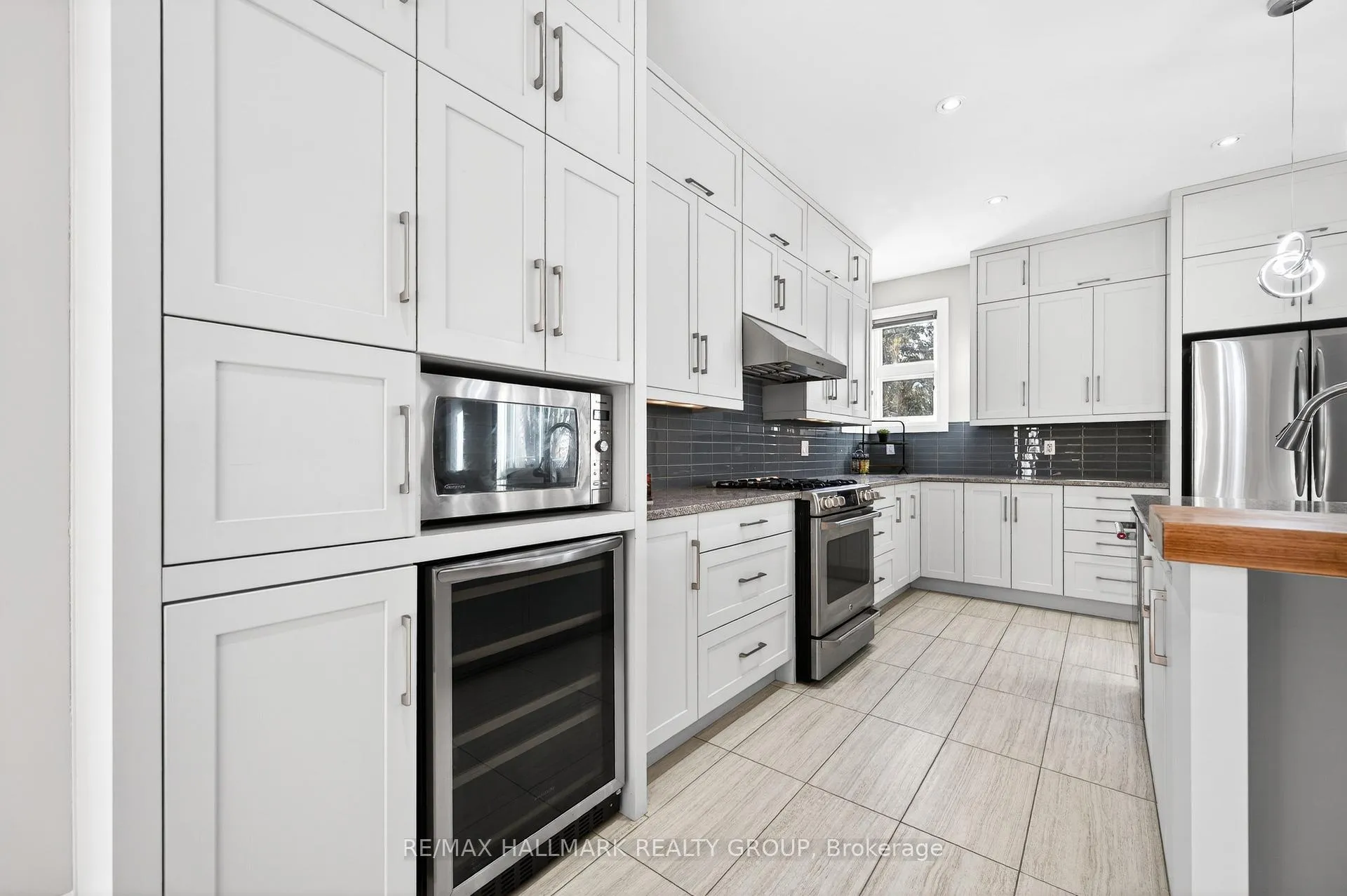 Photo 12 of 114 Rita Avenue, Ottawa, Meadowlands/St. Claire Gardens — HOMEH