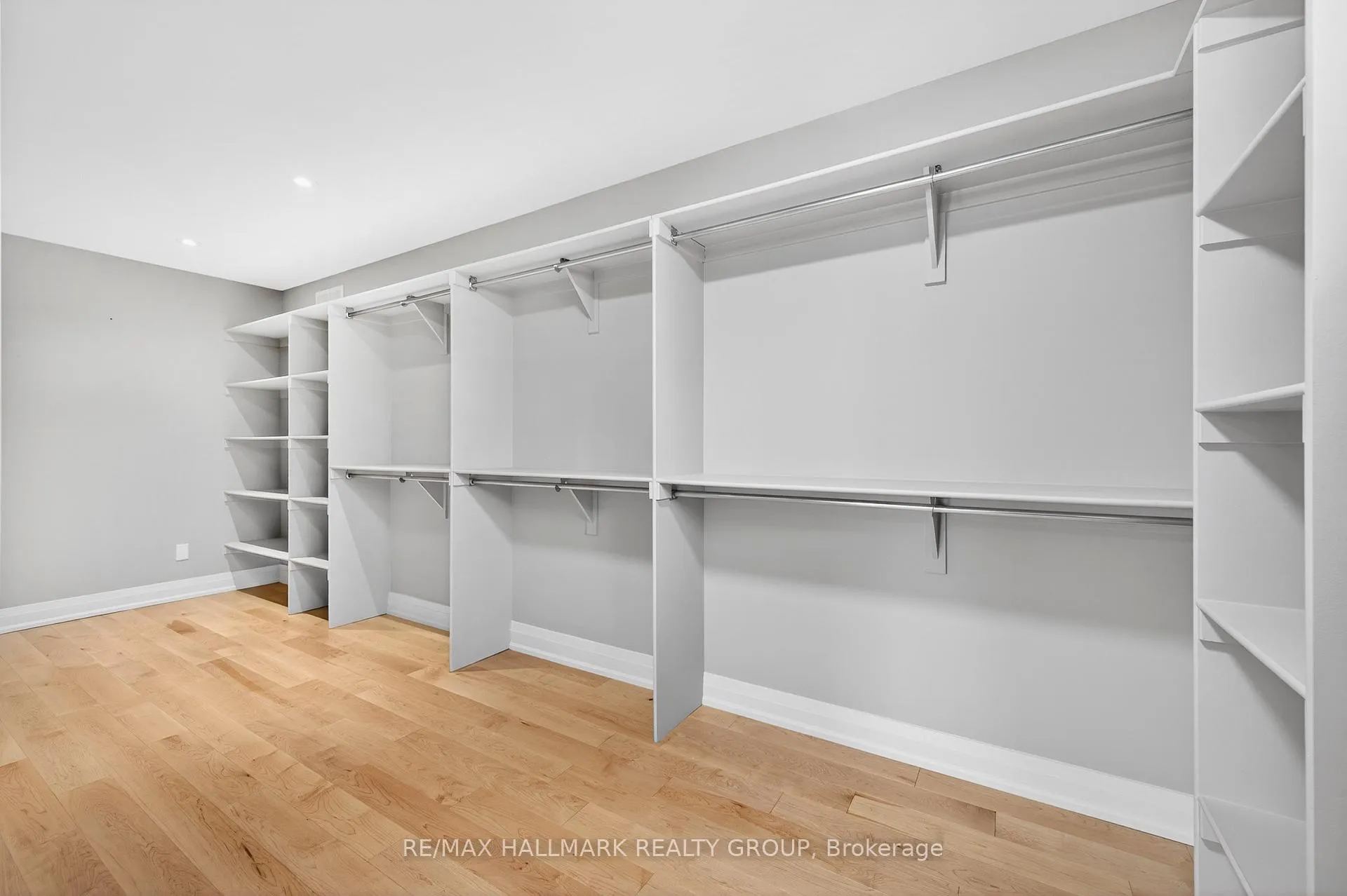 Photo 23 of 114 Rita Avenue, Ottawa, Meadowlands/St. Claire Gardens — HOMEH