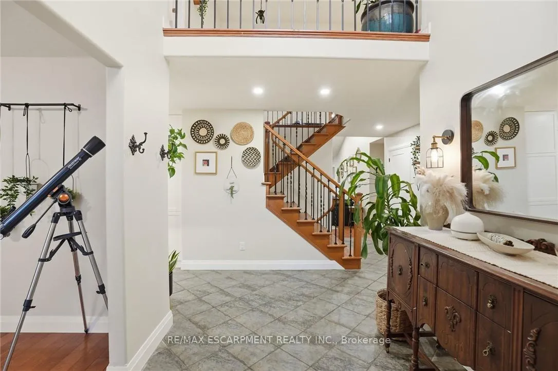 Photo 5 of 17 Krieghoff Drive, Hamilton, Kennedy — HOMEH