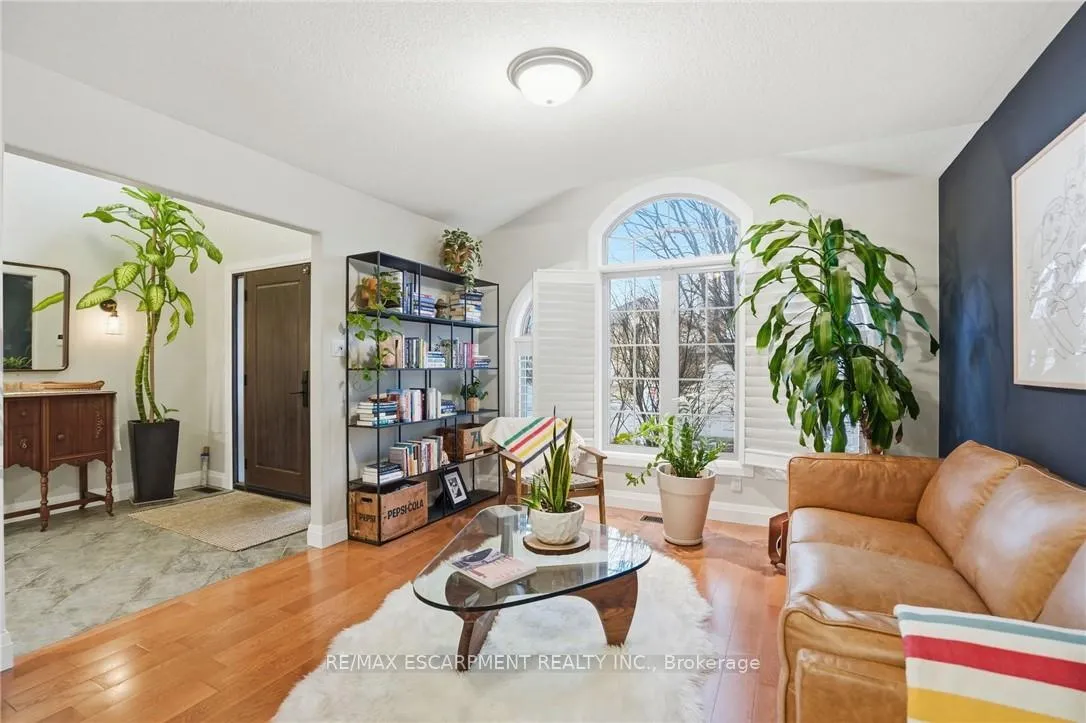 Photo 9 of 17 Krieghoff Drive, Hamilton, Kennedy — HOMEH