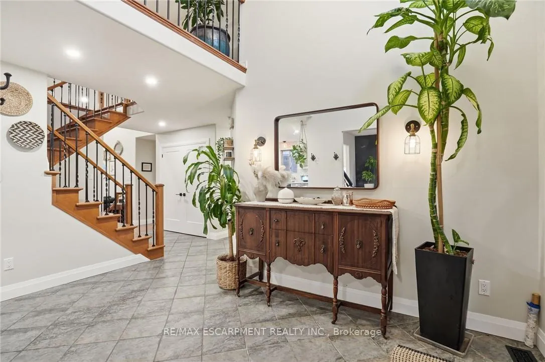 Photo 10 of 17 Krieghoff Drive, Hamilton, Kennedy — HOMEH