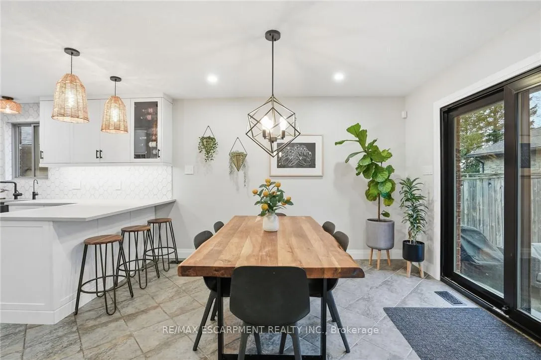 Photo 18 of 17 Krieghoff Drive, Hamilton, Kennedy — HOMEH