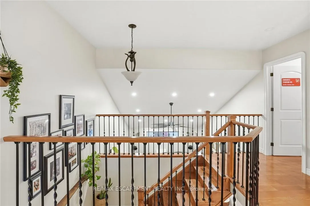 Photo 32 of 17 Krieghoff Drive, Hamilton, Kennedy — HOMEH