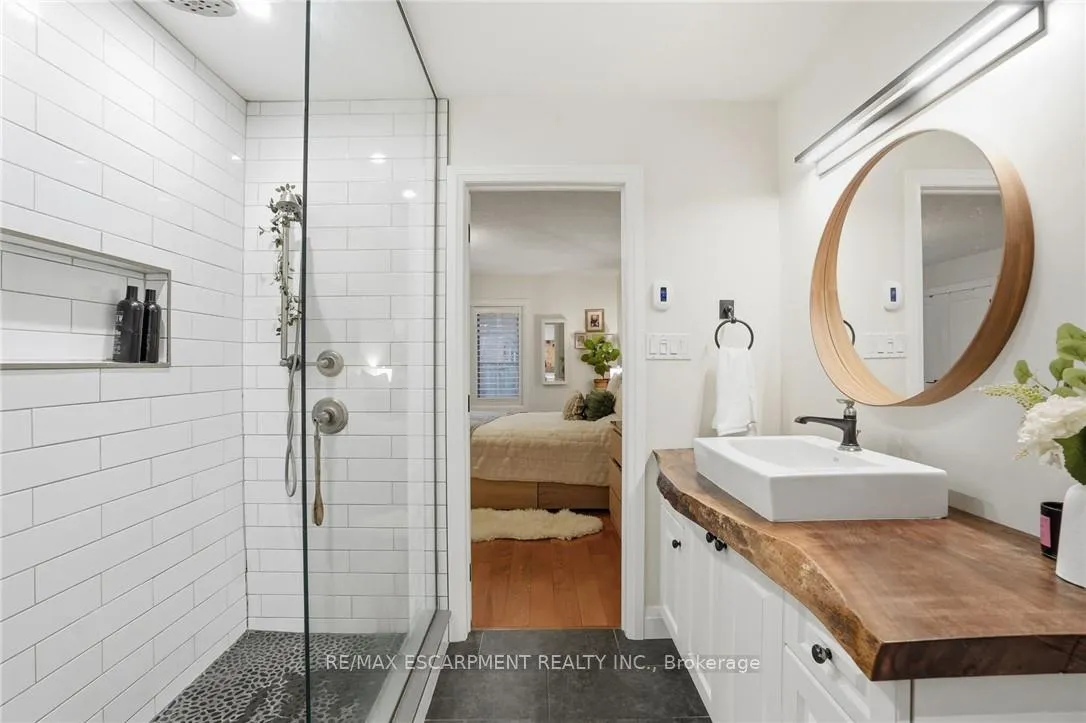 Photo 37 of 17 Krieghoff Drive, Hamilton, Kennedy — HOMEH