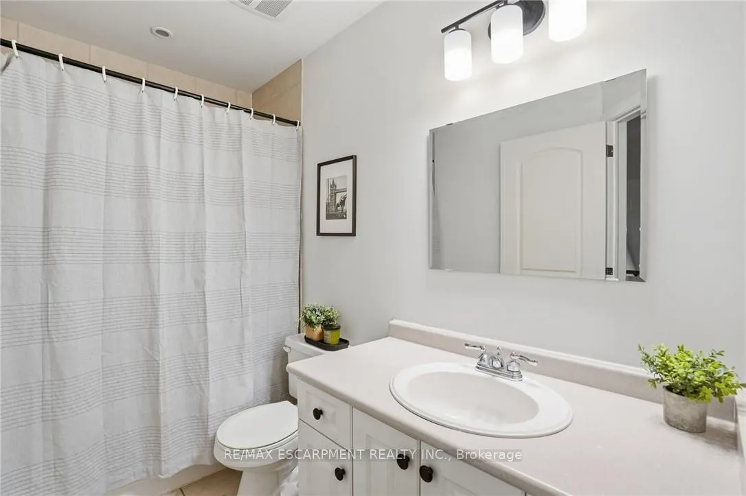 Photo 40 of 17 Krieghoff Drive, Hamilton, Kennedy — HOMEH