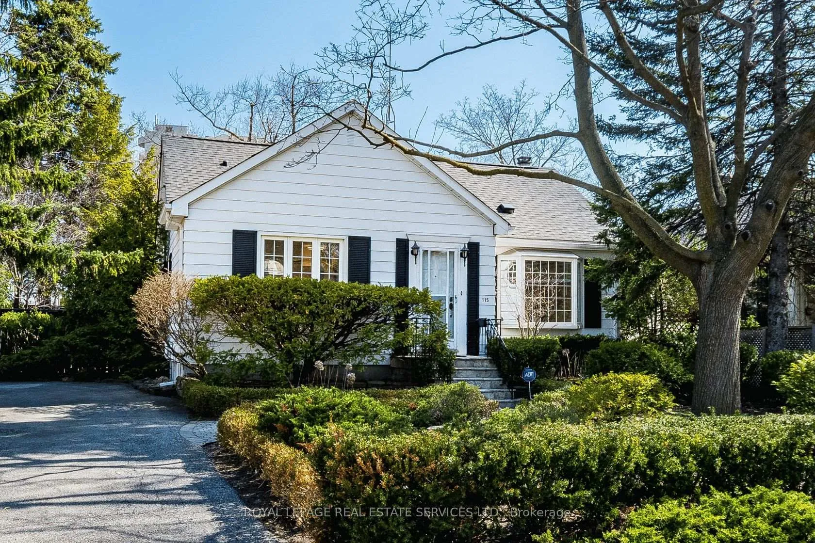 Photo 2 of 115 Wilson Street, Oakville, Central — HOMEH