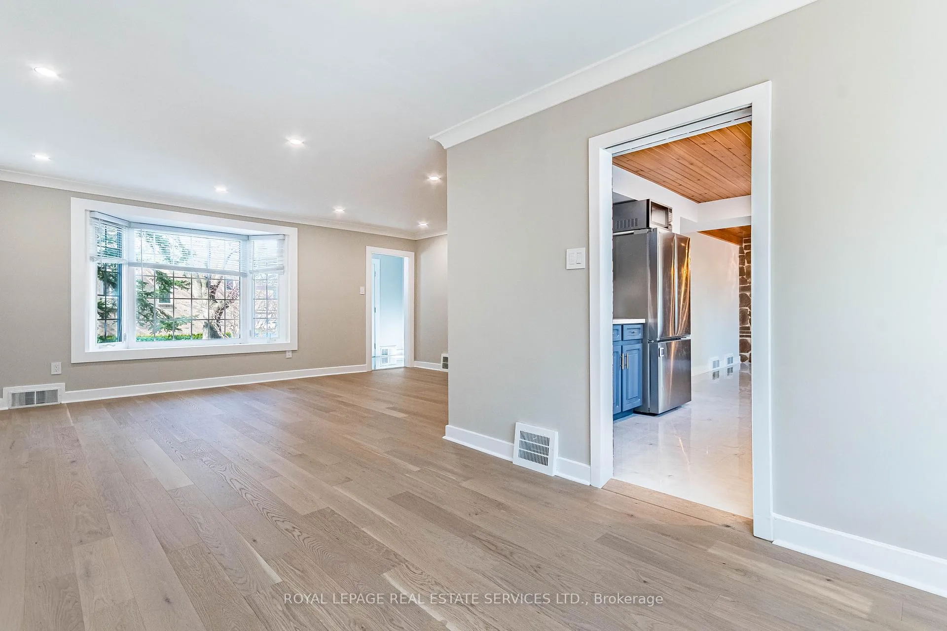 Photo 6 of 115 Wilson Street, Oakville, Central — HOMEH