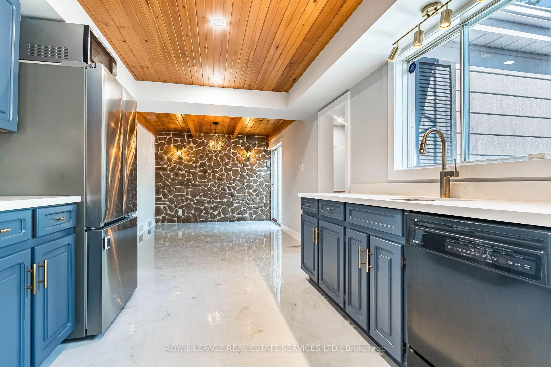 Photo 7 of 115 Wilson Street, Oakville, Central — HOMEH