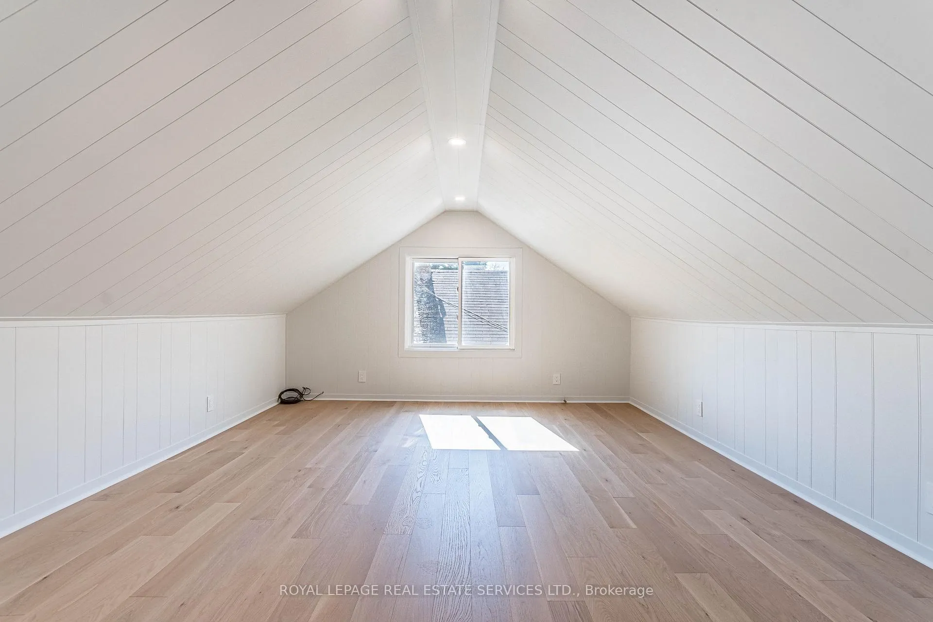 Photo 16 of 115 Wilson Street, Oakville, Central — HOMEH