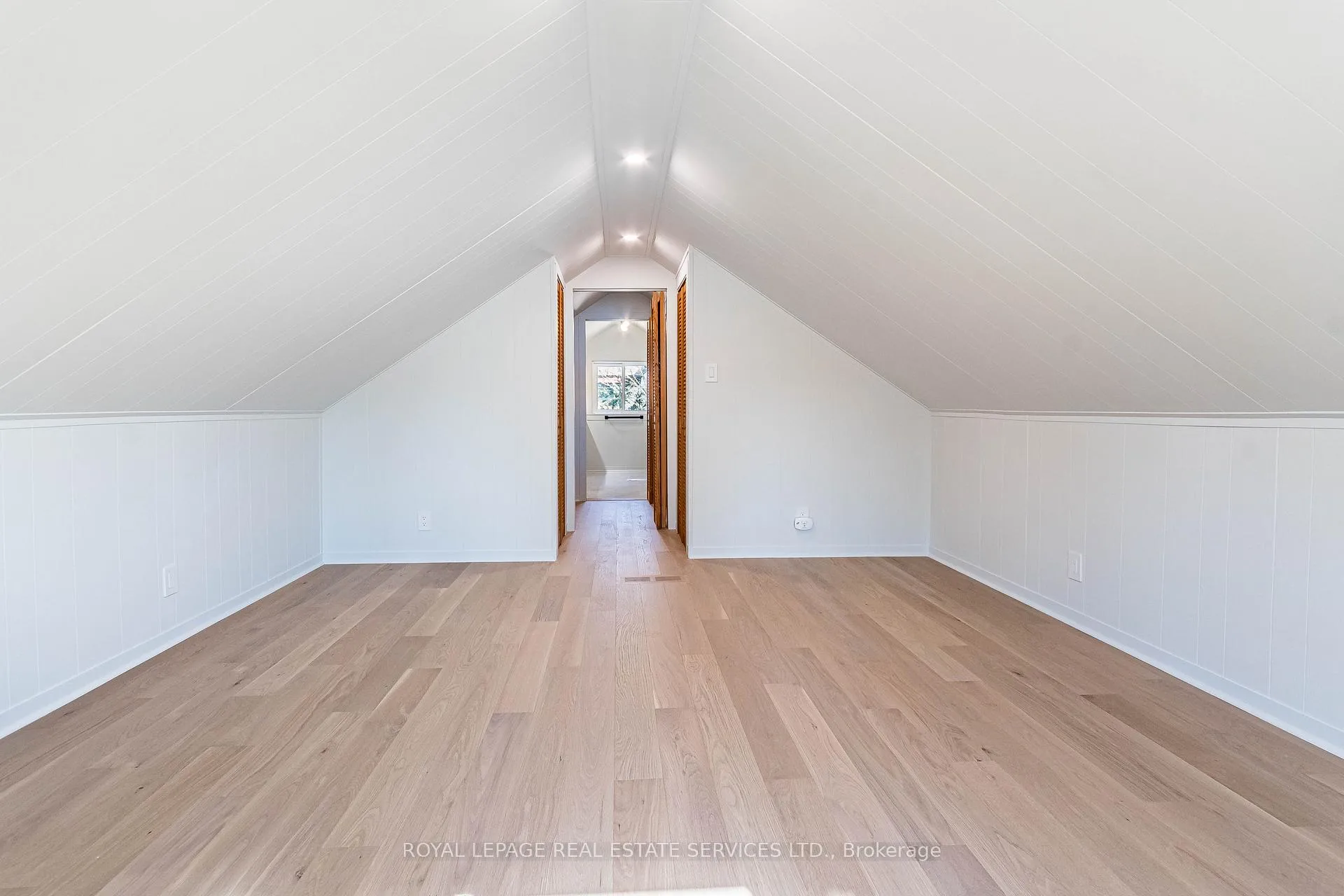 Photo 17 of 115 Wilson Street, Oakville, Central — HOMEH
