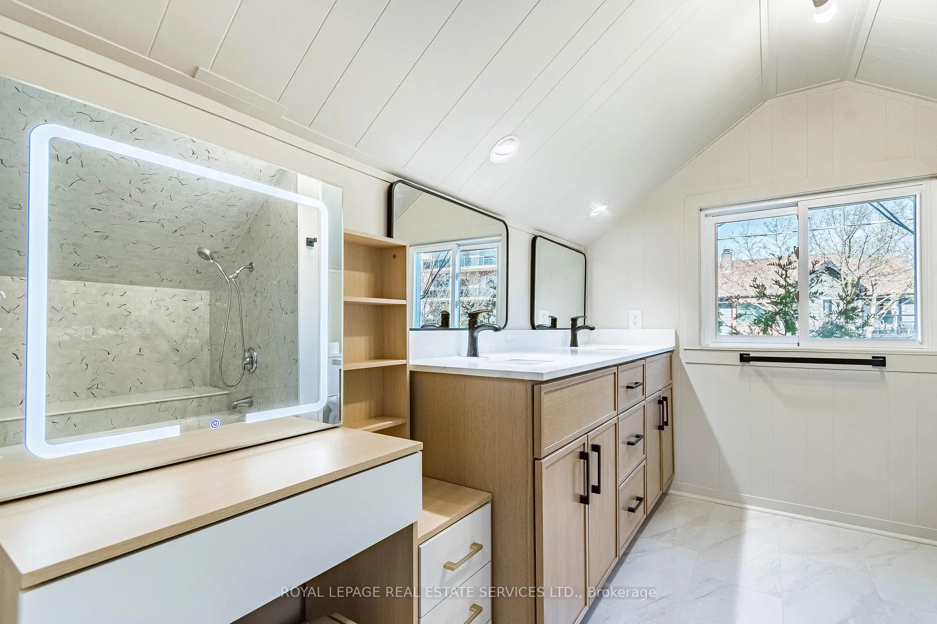 Photo 18 of 115 Wilson Street, Oakville, Central — HOMEH