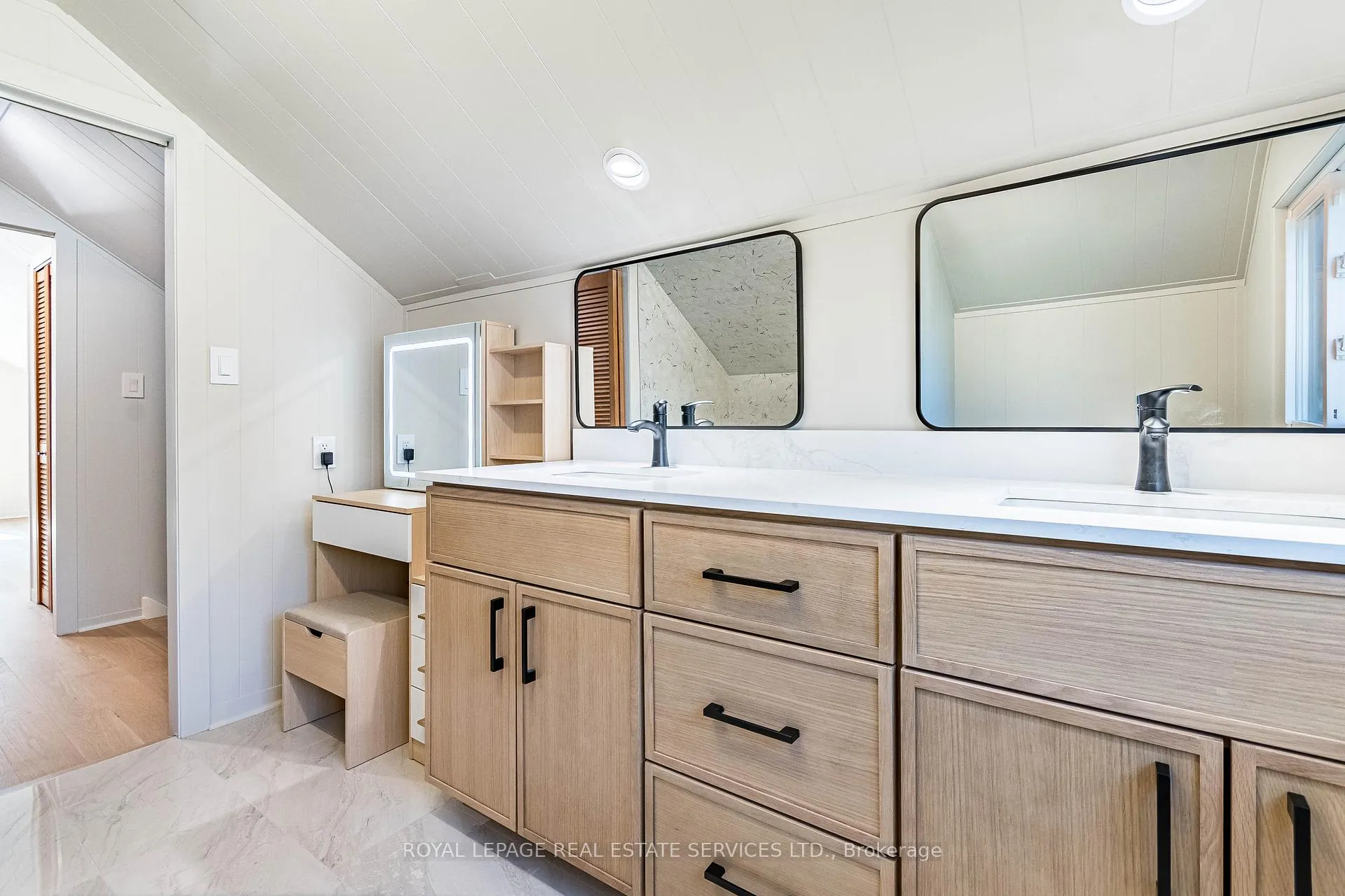 Photo 19 of 115 Wilson Street, Oakville, Central — HOMEH