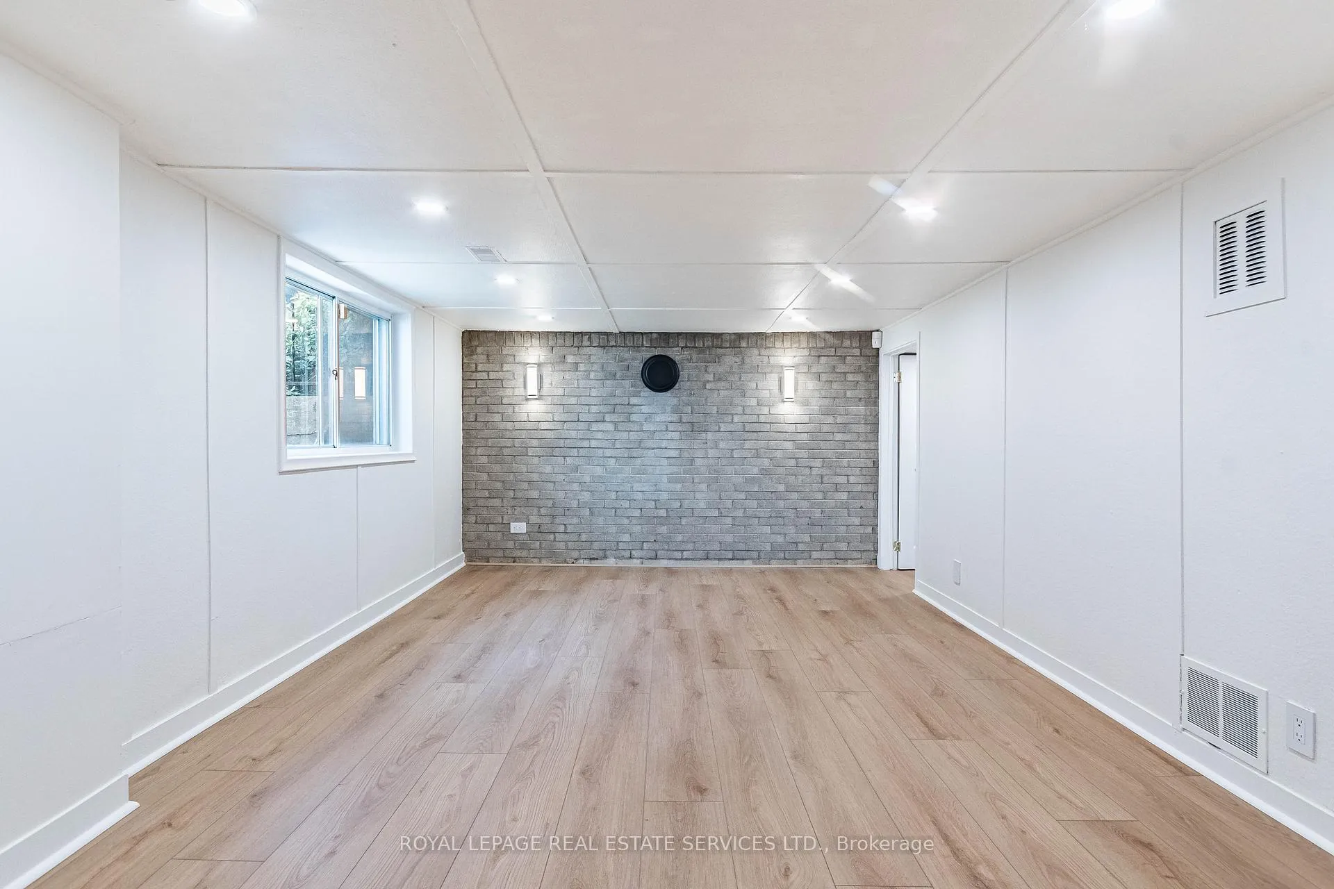 Photo 22 of 115 Wilson Street, Oakville, Central — HOMEH