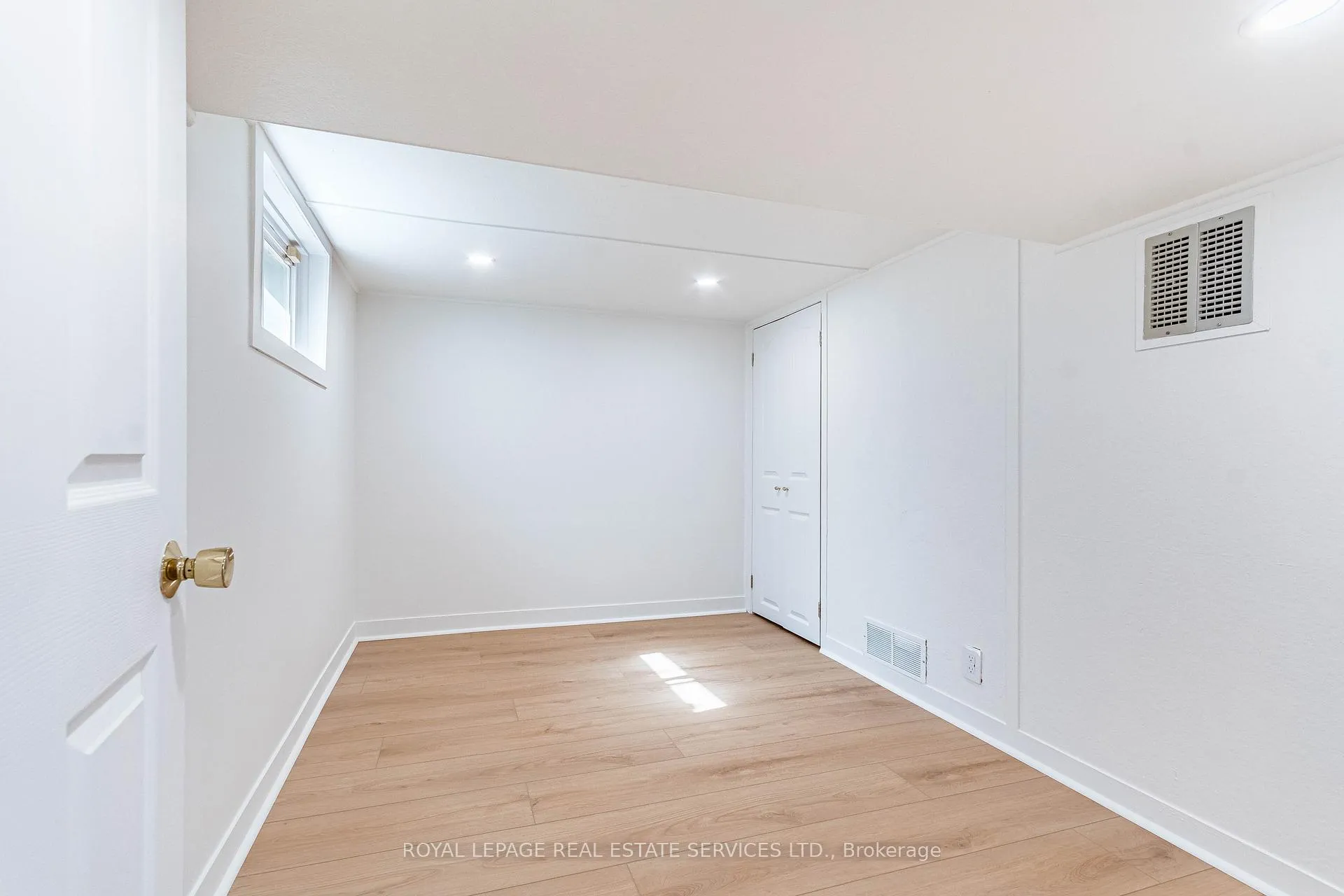 Photo 25 of 115 Wilson Street, Oakville, Central — HOMEH