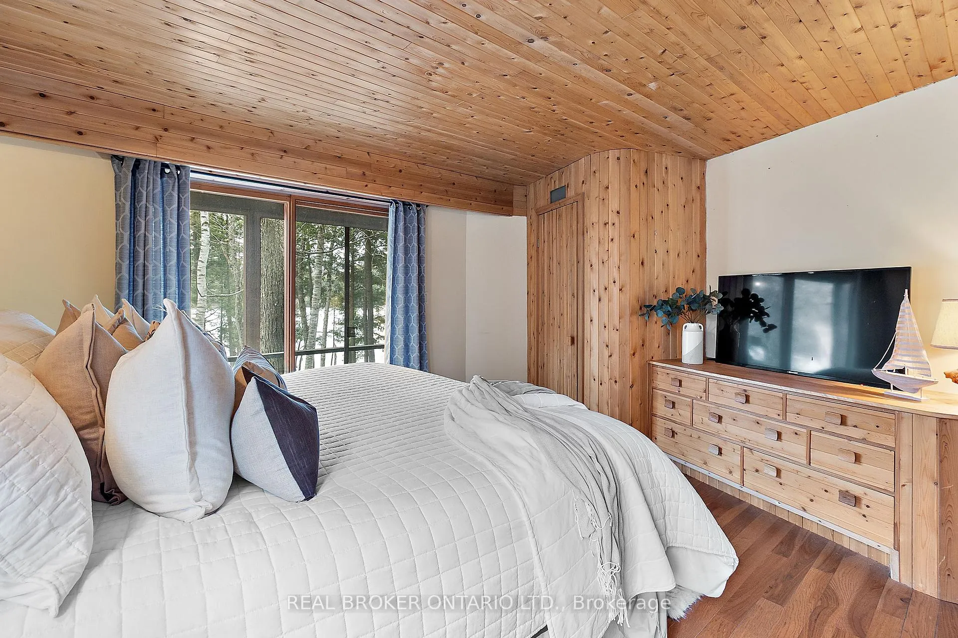 Photo 16 of 2323 Grindstone Lake Road, Frontenac, Frontenac North — HOMEH