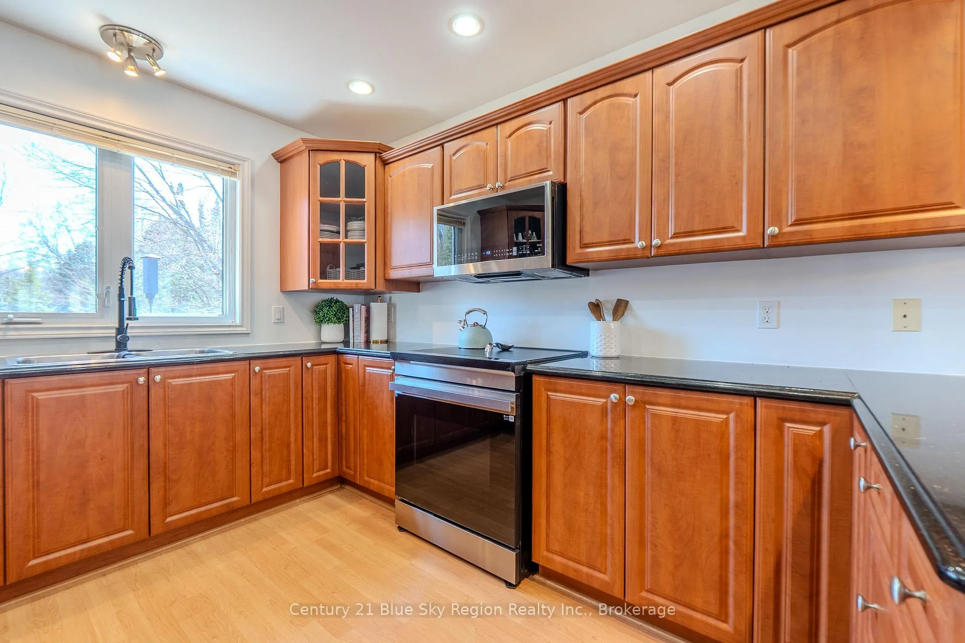 Photo 8 of 60 Mariah Street, North Bay, Ferris — HOMEH