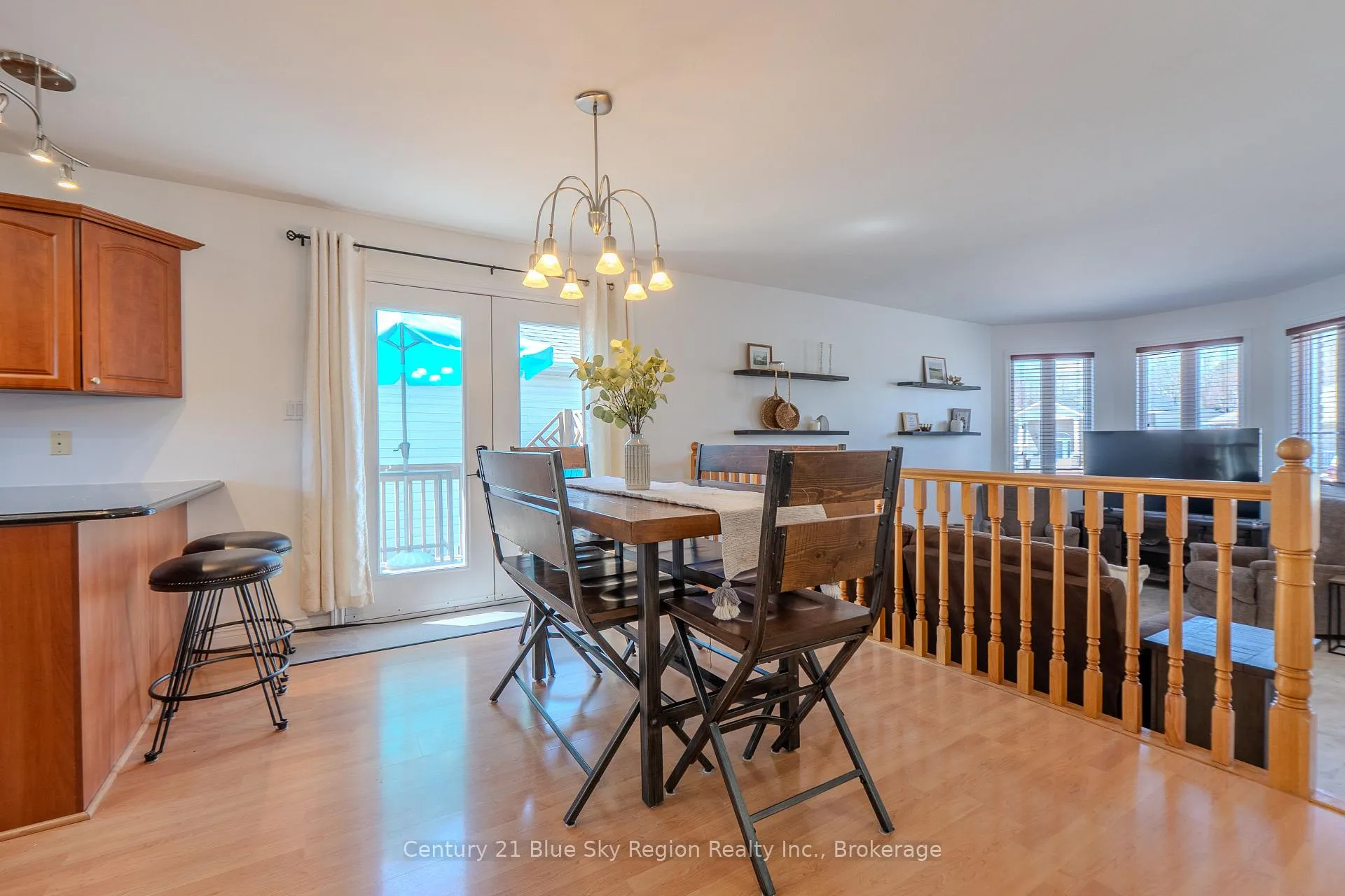 Photo 10 of 60 Mariah Street, North Bay, Ferris — HOMEH