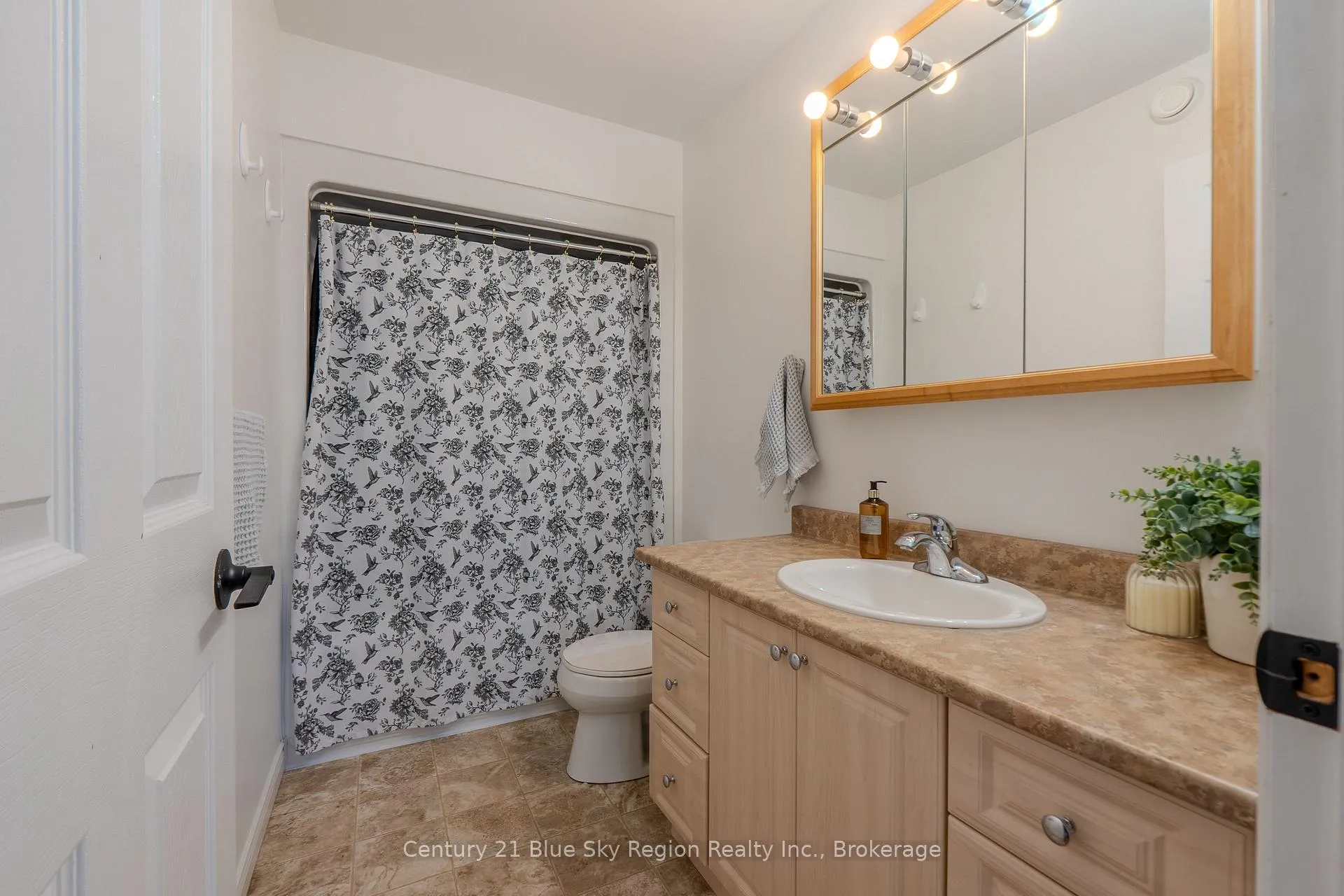 Photo 19 of 60 Mariah Street, North Bay, Ferris — HOMEH
