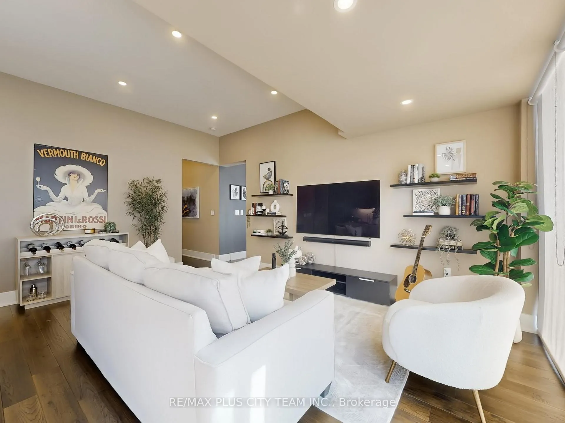 Photo 3 of Unit 202, 39 Queens Quay E, Toronto, Waterfront Communities — HOMEH