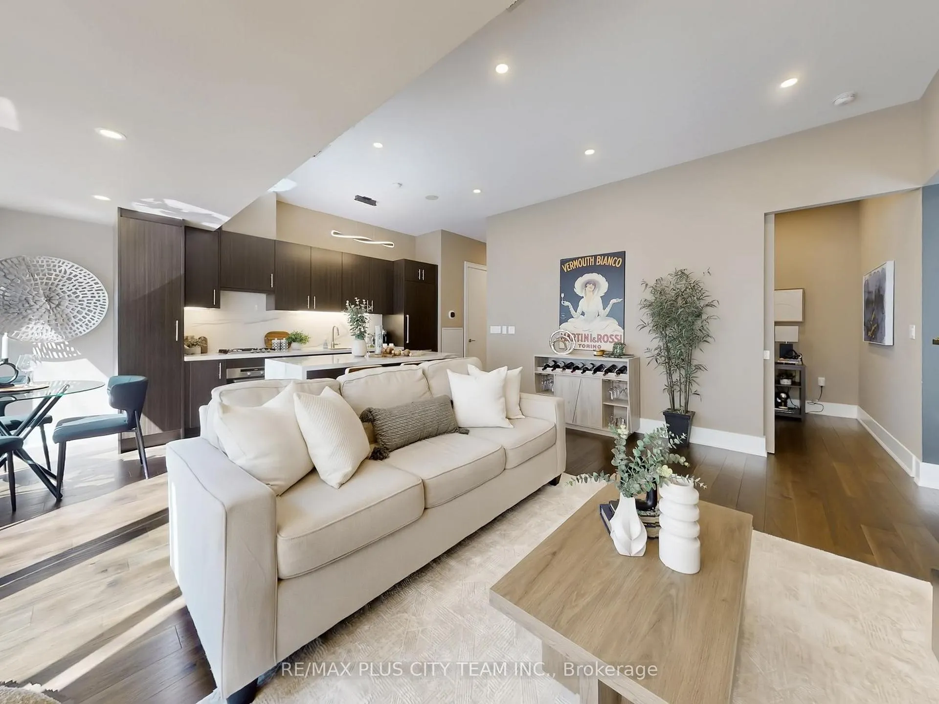 Photo 4 of Unit 202, 39 Queens Quay E, Toronto, Waterfront Communities — HOMEH