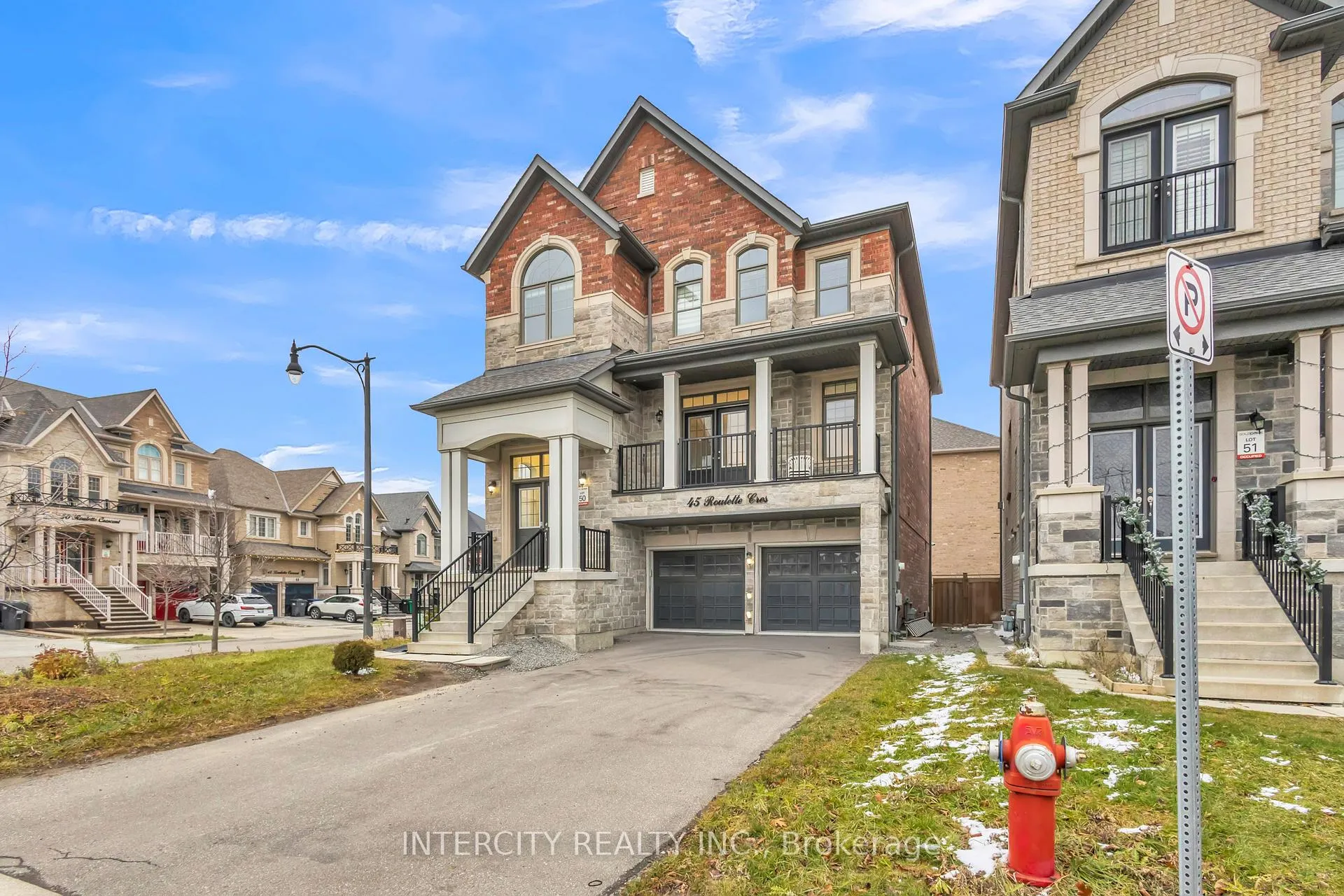 Photo 2 of 45 Roulette Crescent, Brampton, Bram West — HOMEH