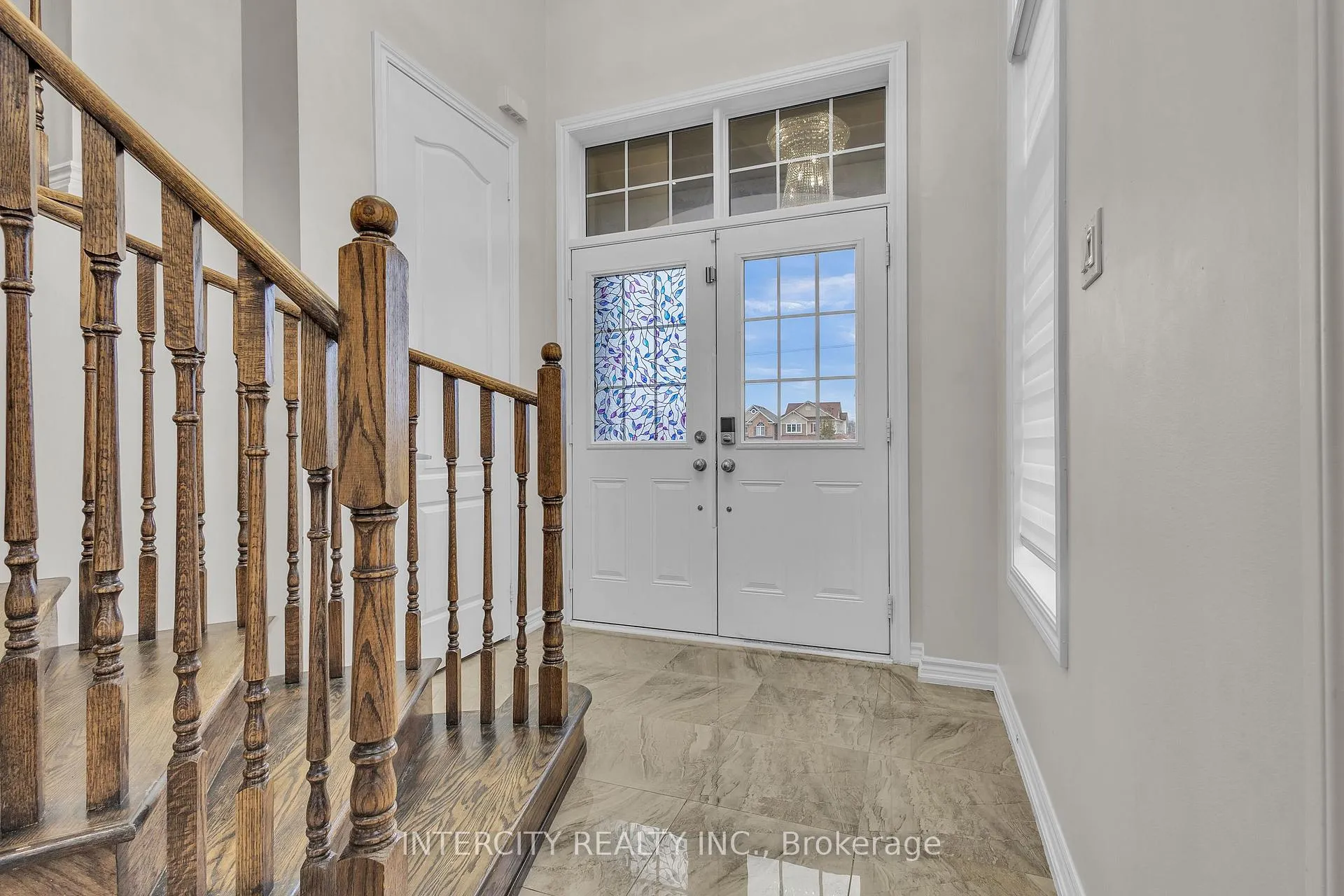 Photo 7 of 45 Roulette Crescent, Brampton, Bram West — HOMEH