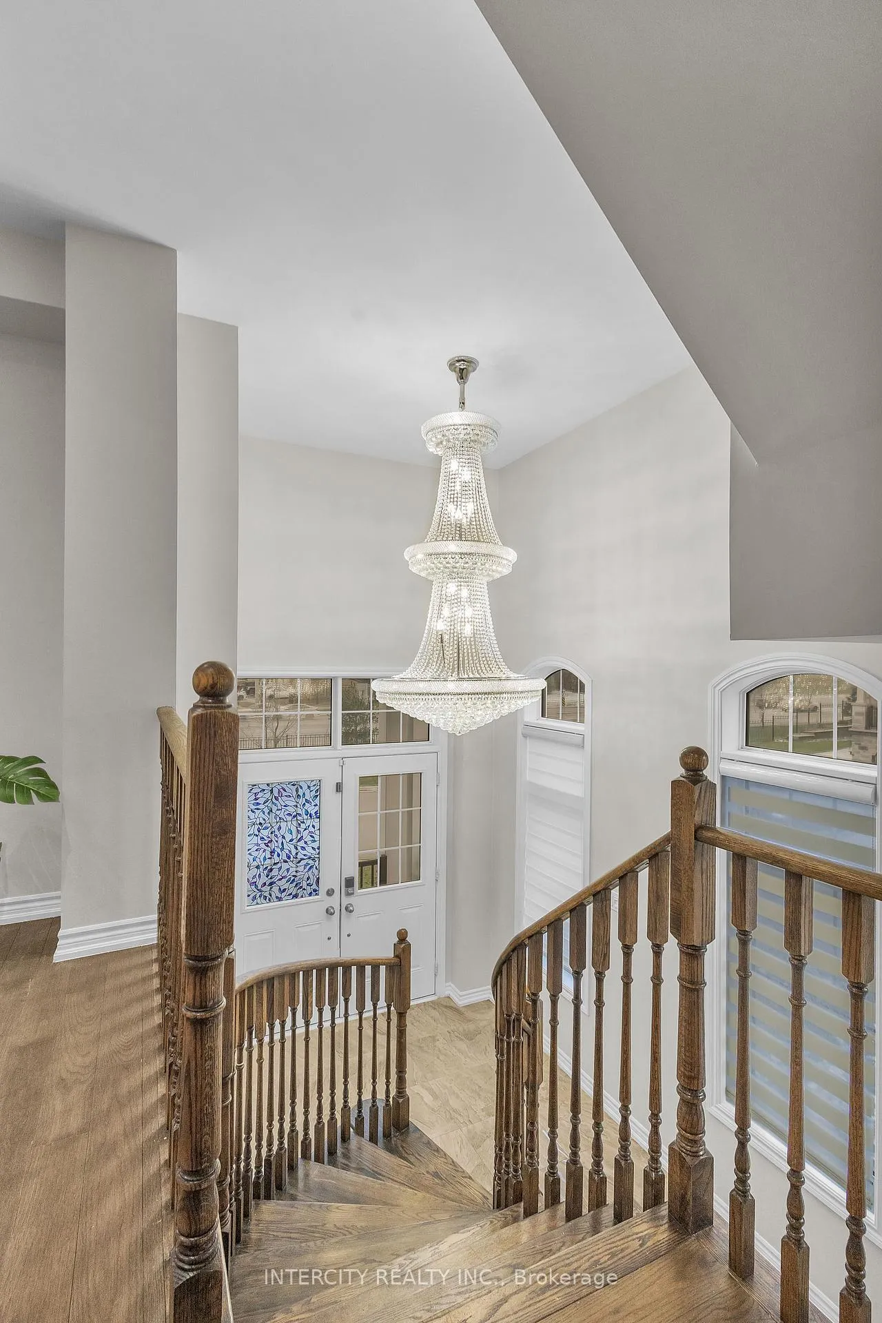 Photo 10 of 45 Roulette Crescent, Brampton, Bram West — HOMEH