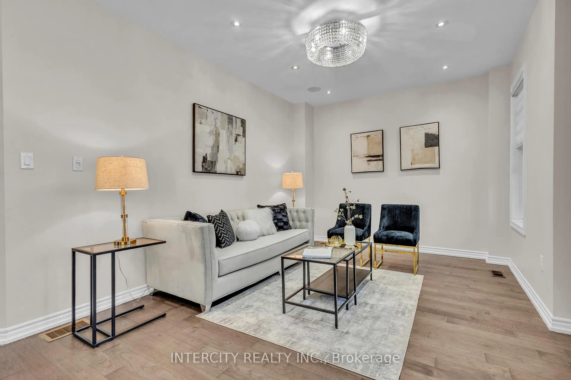 Photo 11 of 45 Roulette Crescent, Brampton, Bram West — HOMEH