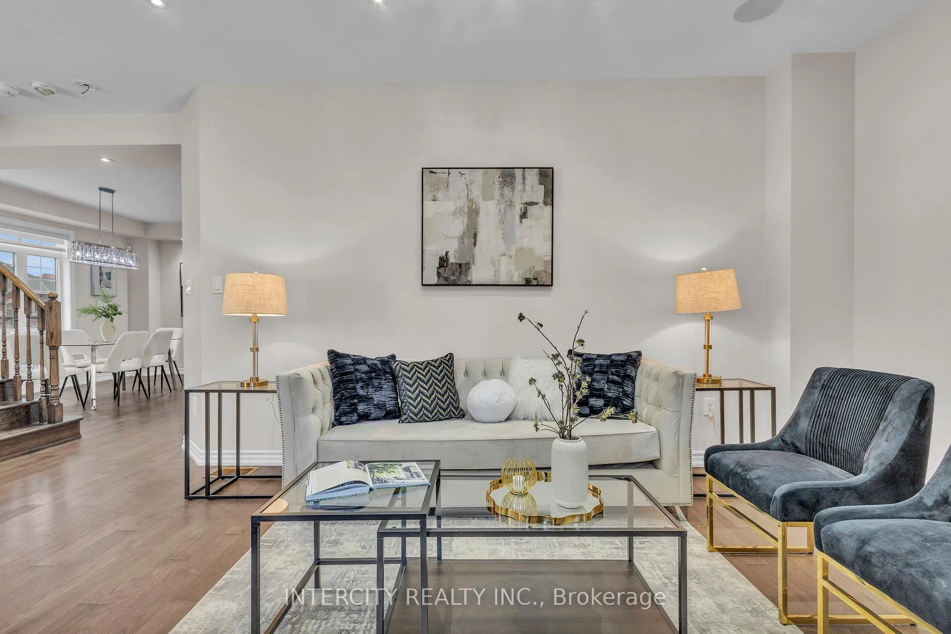 Photo 12 of 45 Roulette Crescent, Brampton, Bram West — HOMEH
