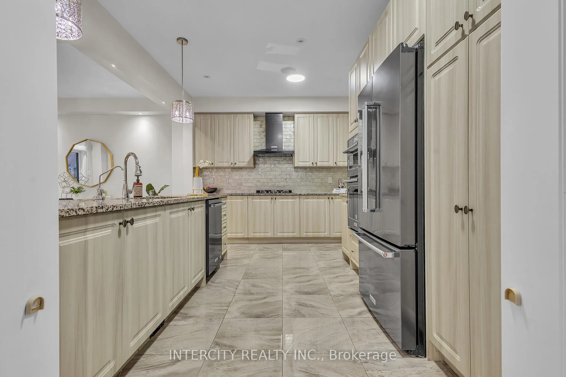 Photo 17 of 45 Roulette Crescent, Brampton, Bram West — HOMEH