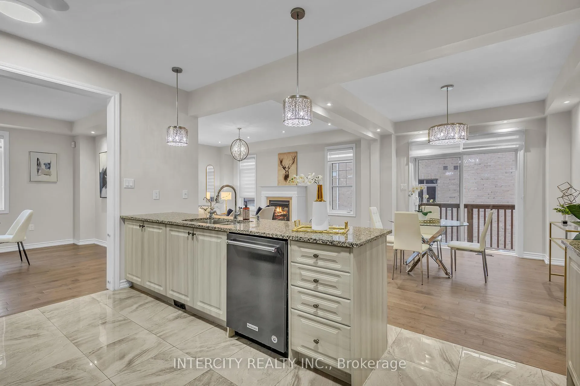 Photo 19 of 45 Roulette Crescent, Brampton, Bram West — HOMEH