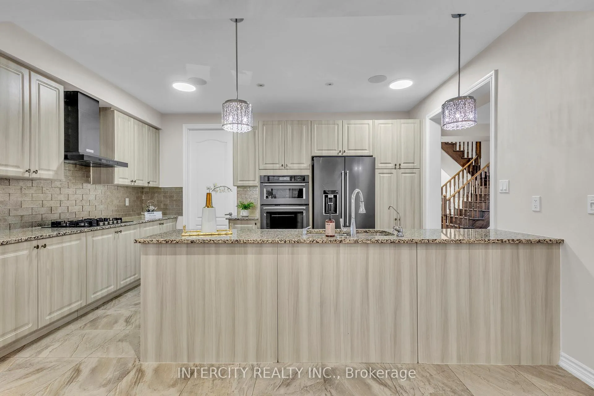 Photo 23 of 45 Roulette Crescent, Brampton, Bram West — HOMEH