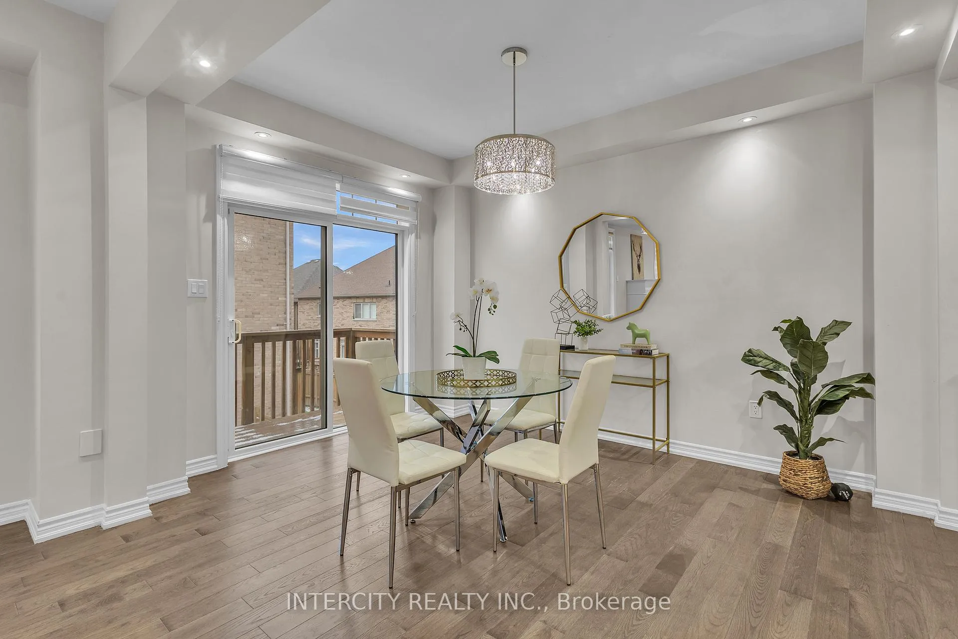 Photo 25 of 45 Roulette Crescent, Brampton, Bram West — HOMEH