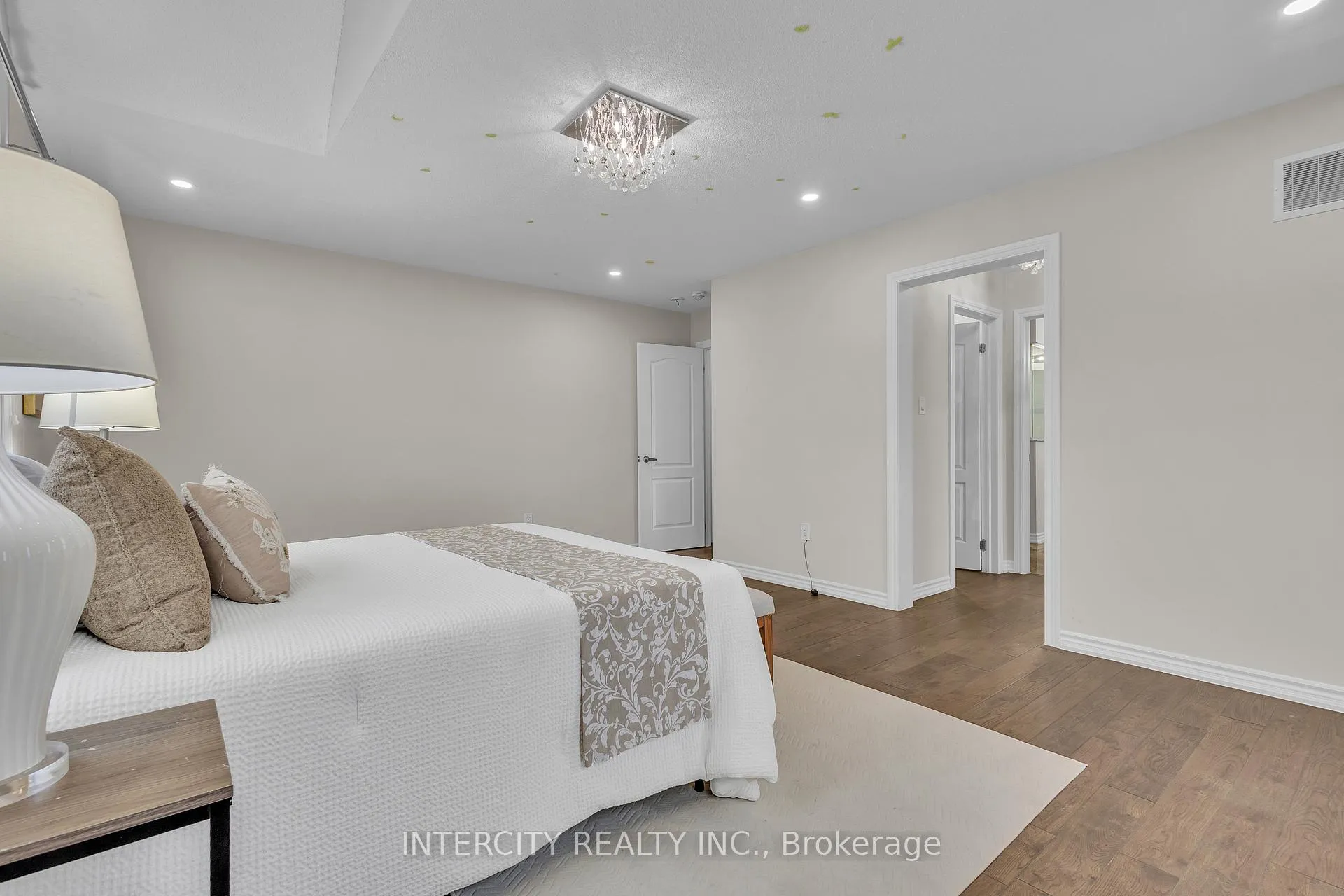 Photo 32 of 45 Roulette Crescent, Brampton, Bram West — HOMEH