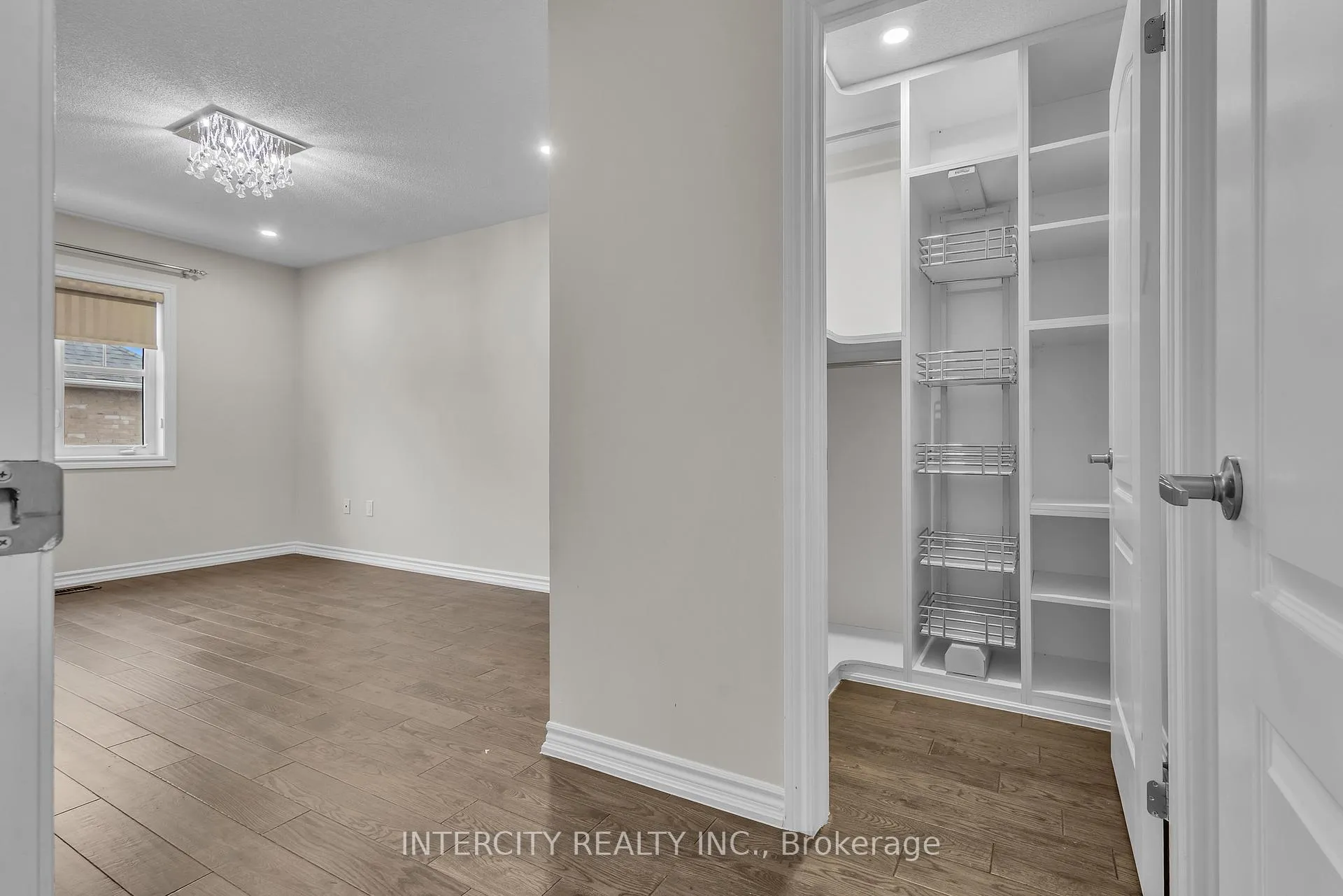 Photo 43 of 45 Roulette Crescent, Brampton, Bram West — HOMEH