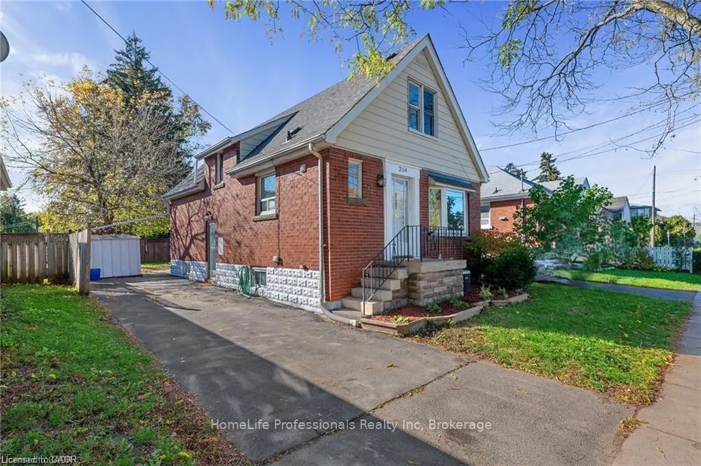 Photo 2 of 284 Brucedale Avenue E, Hamilton, Inch Park — HOMEH