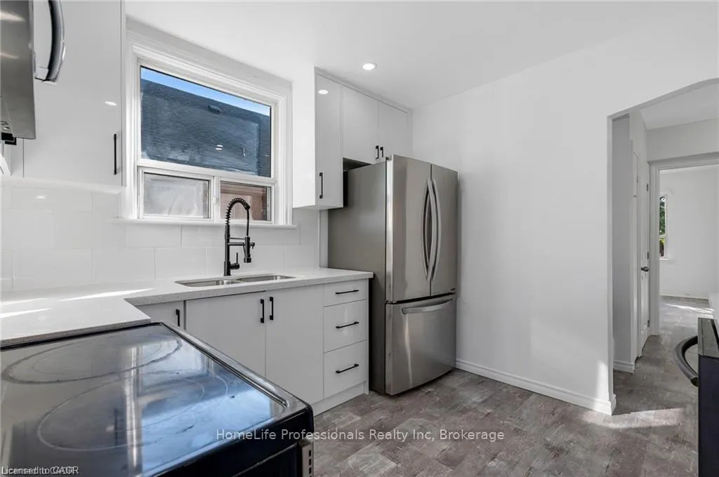 Photo 8 of 284 Brucedale Avenue E, Hamilton, Inch Park — HOMEH