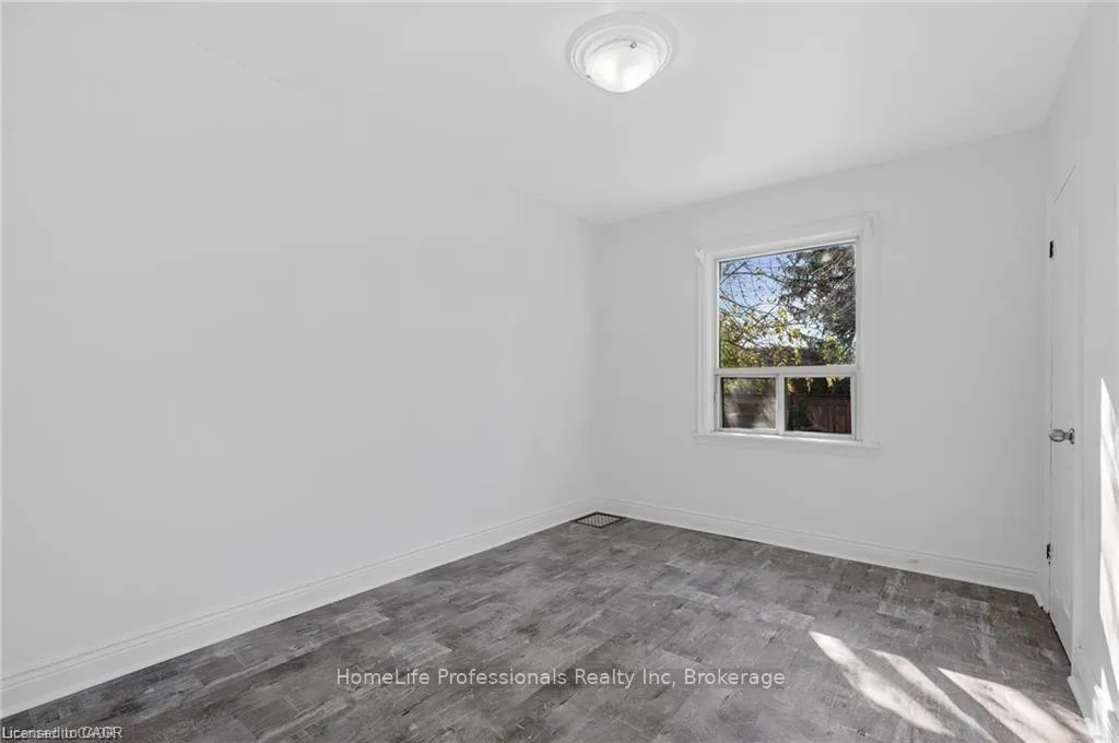 Photo 15 of 284 Brucedale Avenue E, Hamilton, Inch Park — HOMEH