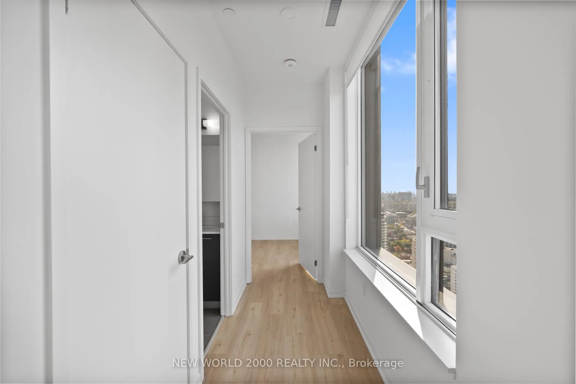 Photo 17 of Unit 3809, 101 Roehampton Avenue, Toronto, Mount Pleasant West — HOMEH