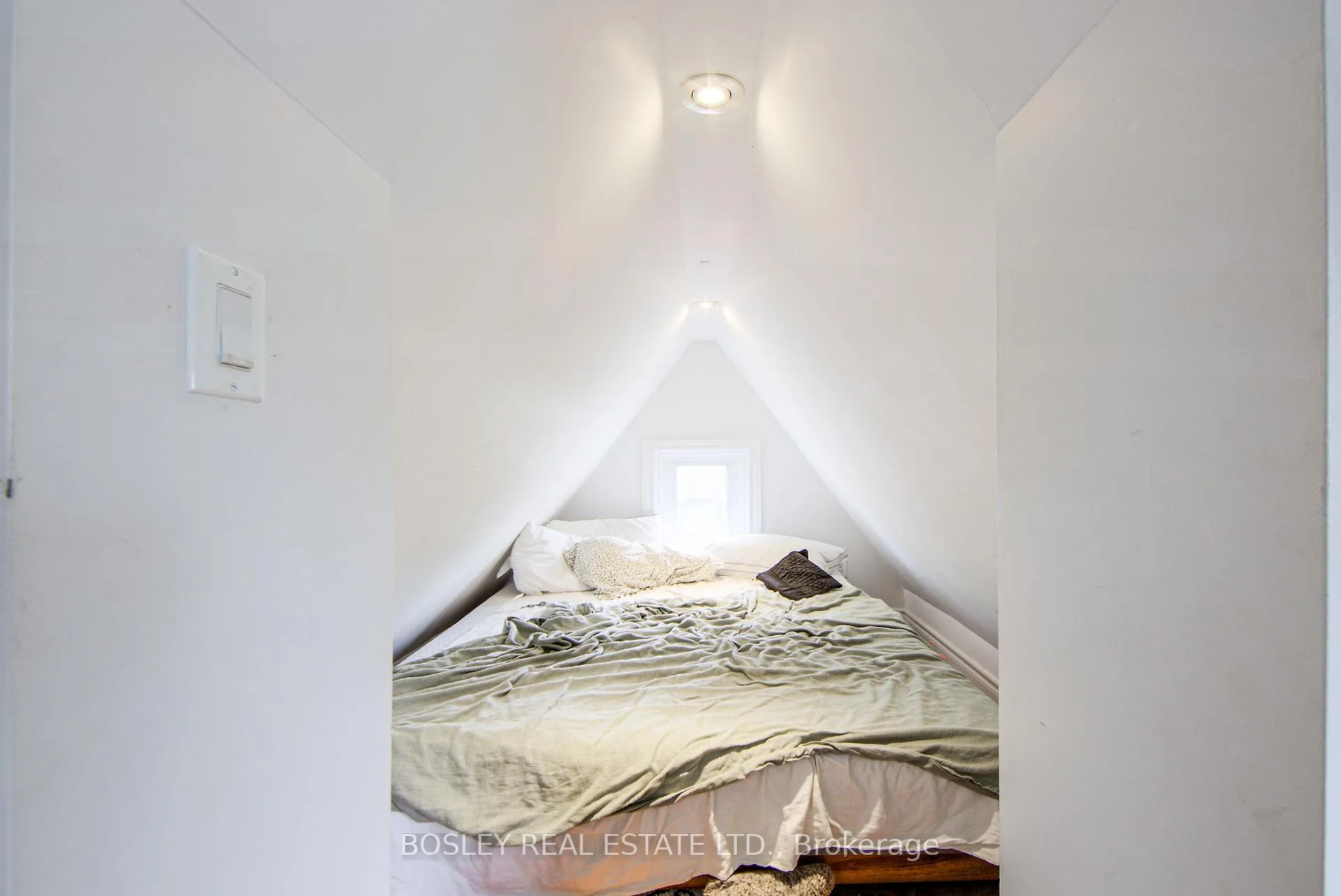 Photo 18 of Unit Upper, 2 Dawson Avenue, Toronto, Blake-Jones — HOMEH