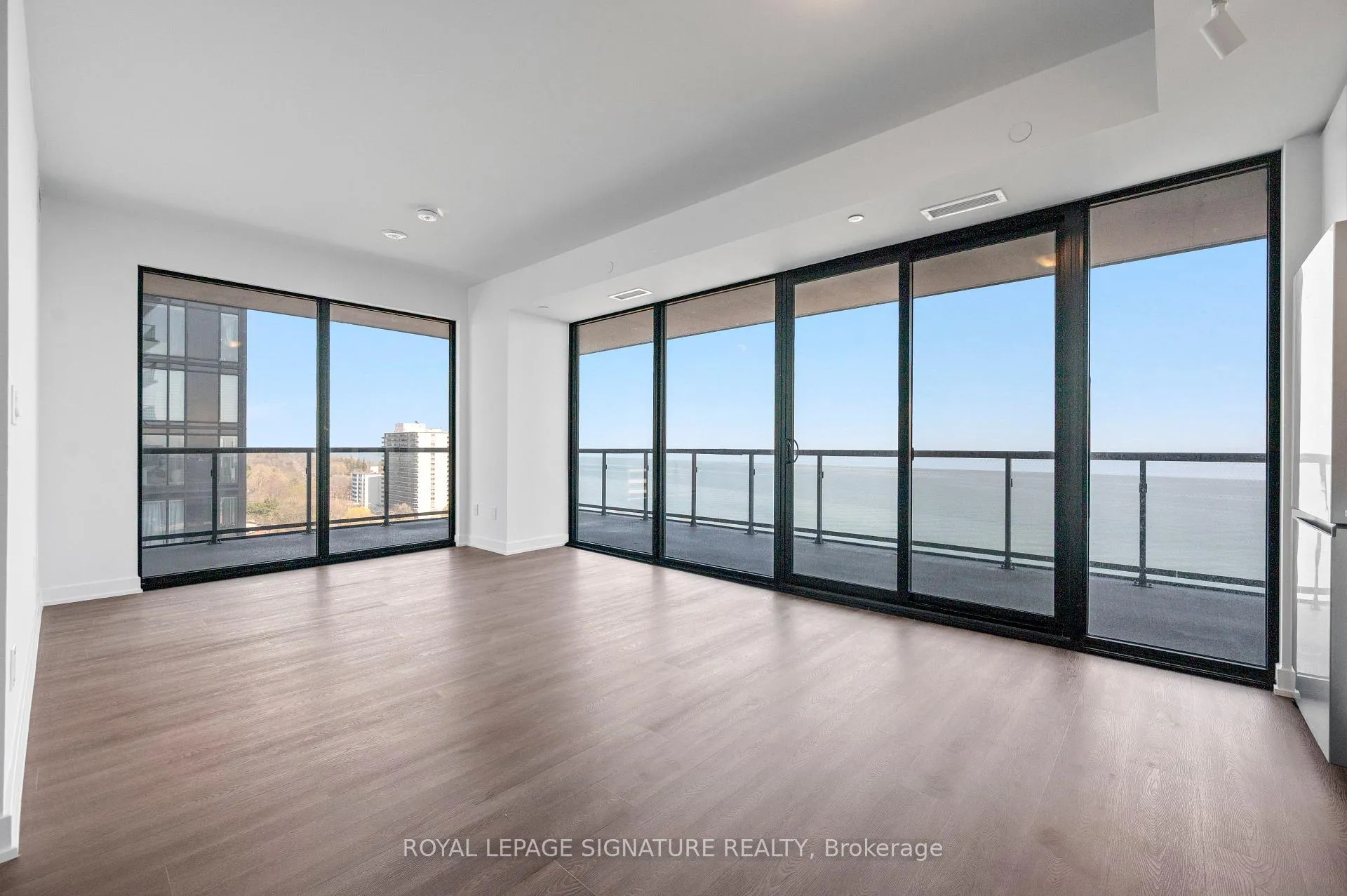 Photo 3 of Unit 1104, 2075 Lakeshore Road, Burlington, Brant — HOMEH